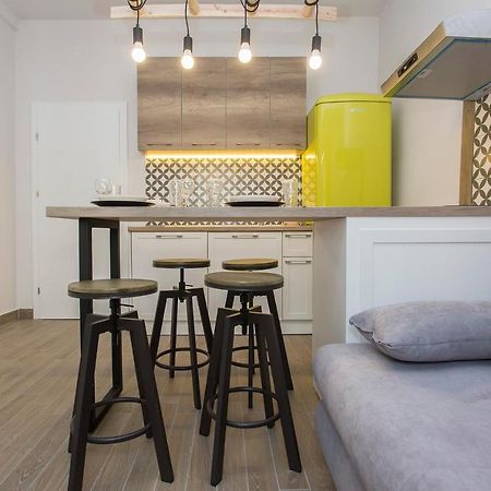 Sunny And Modern 1Bdr Apartment In The Center Sofya Dış mekan fotoğraf